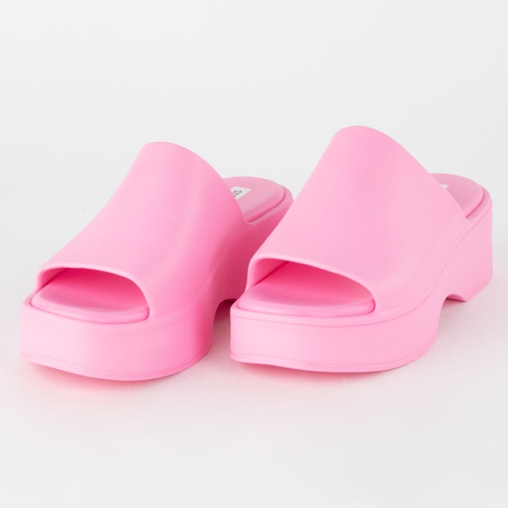 Brand new!! Steve Madden slides - Picture 1 of 3
